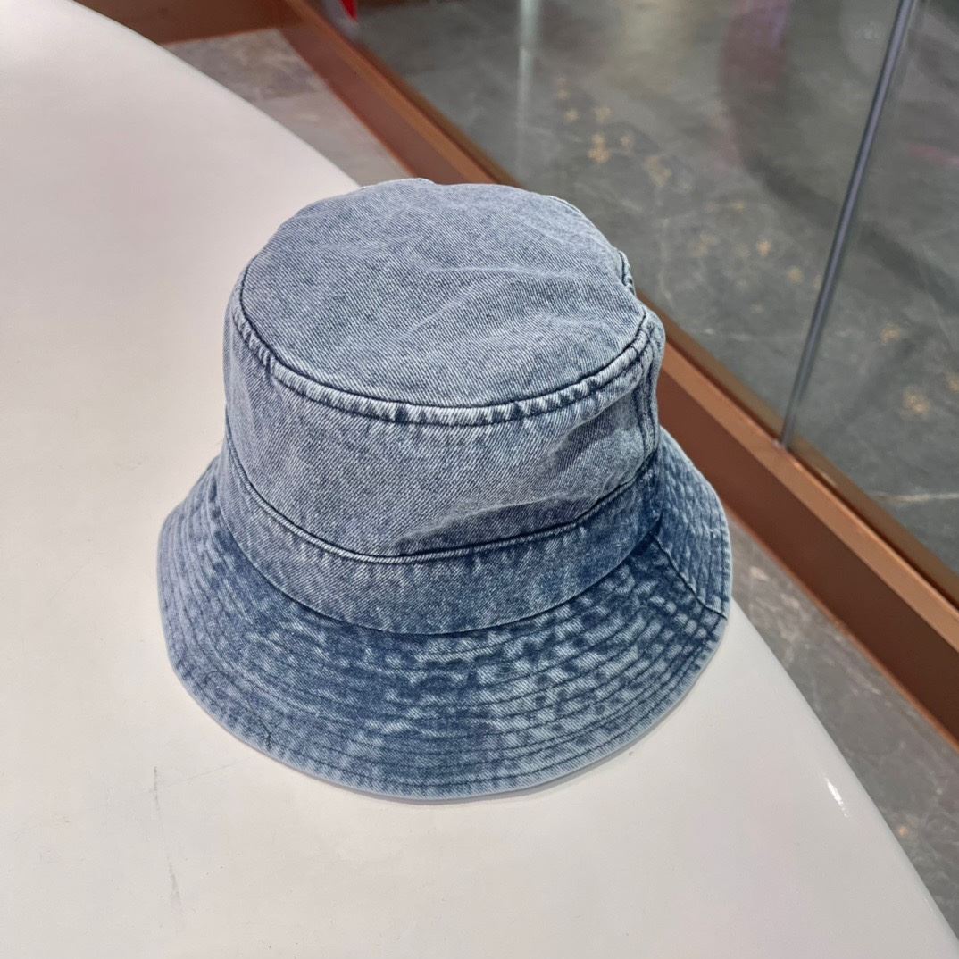 Christian Dior Caps